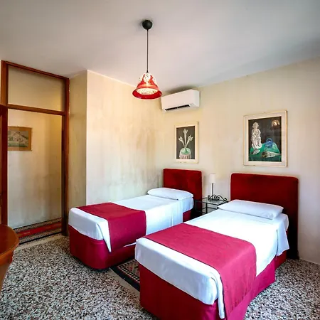 Palazzo San Luca 3* Venice