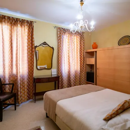 Pensión Palazzo San Luca 3*