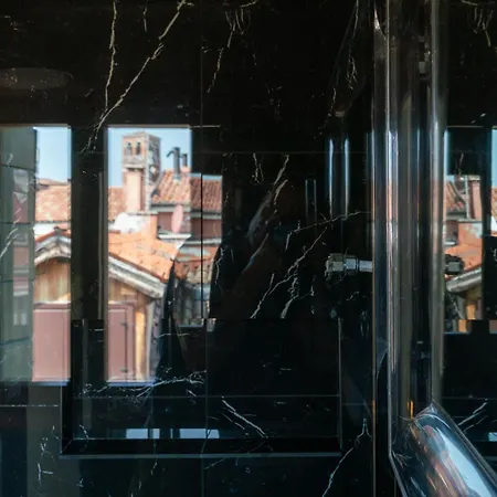 Palazzo San Luca Pensión