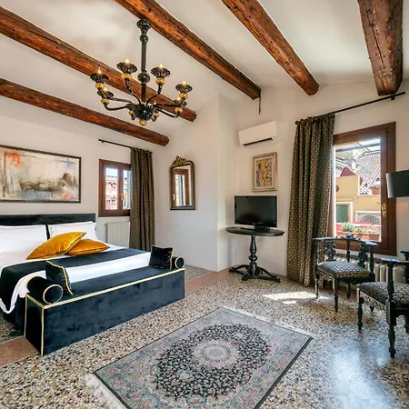 Pensión Palazzo San Luca 3*