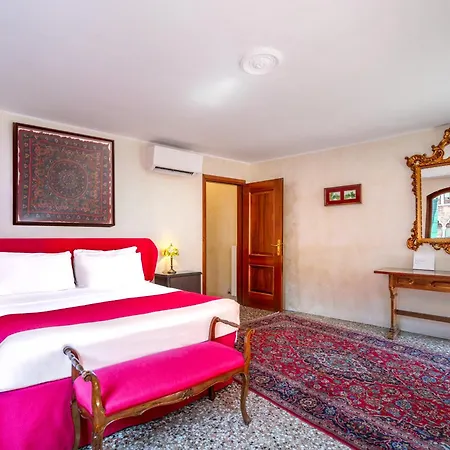 Palazzo San Luca 3* Venecia