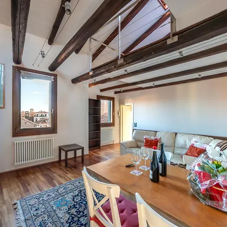 Pensión Palazzo San Luca 3*