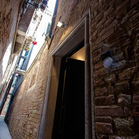 Palazzo San Luca 4*