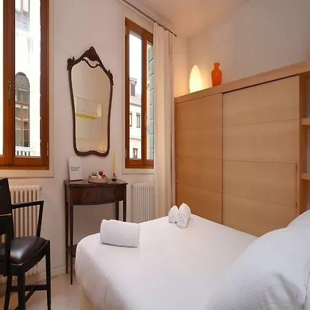 Palazzo San Luca Guest house Venice