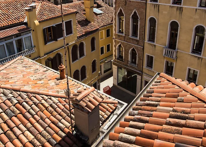 Palazzo San Luca 4*