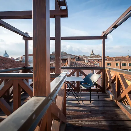 Pensionat Palazzo San Luca 4*