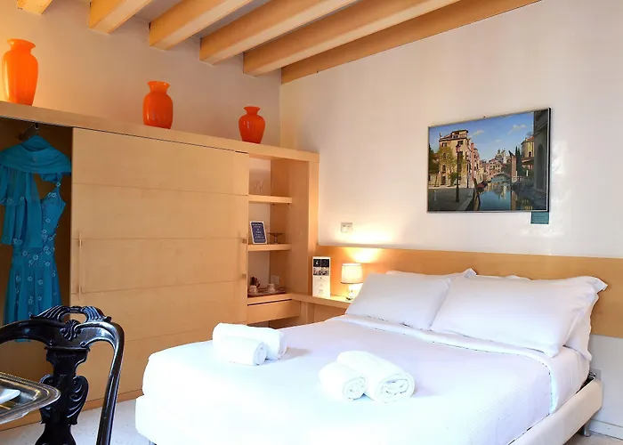 Palazzo San Luca בית הארחה