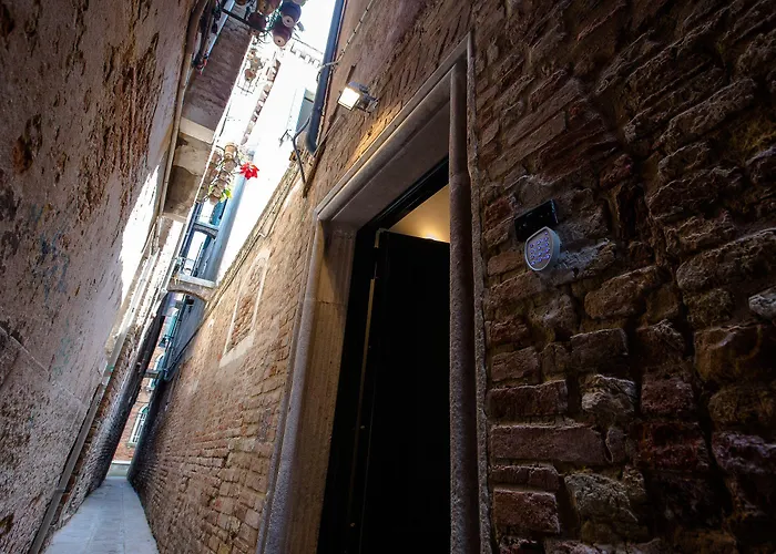 Palazzo San Luca 4*
